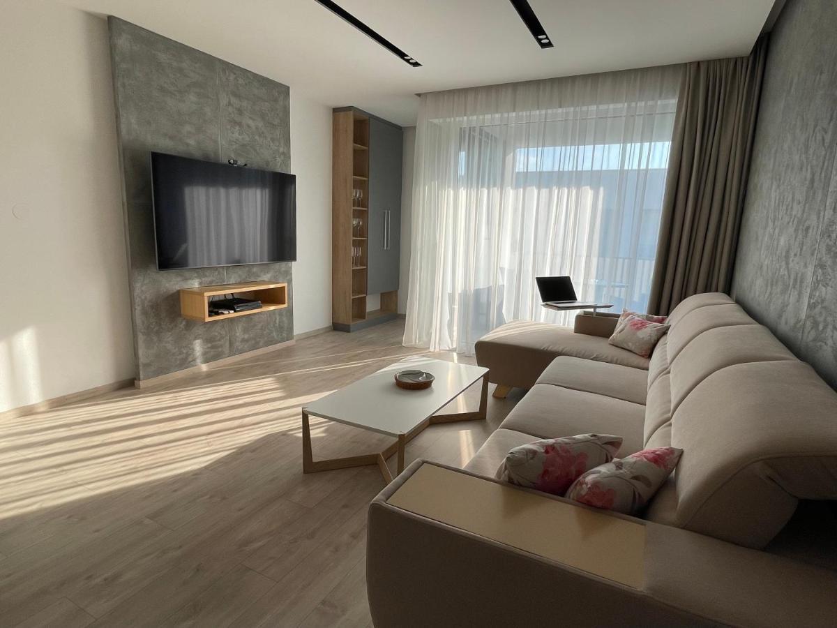 Greenbay Apartment With Free Parking Trenčín Dış mekan fotoğraf