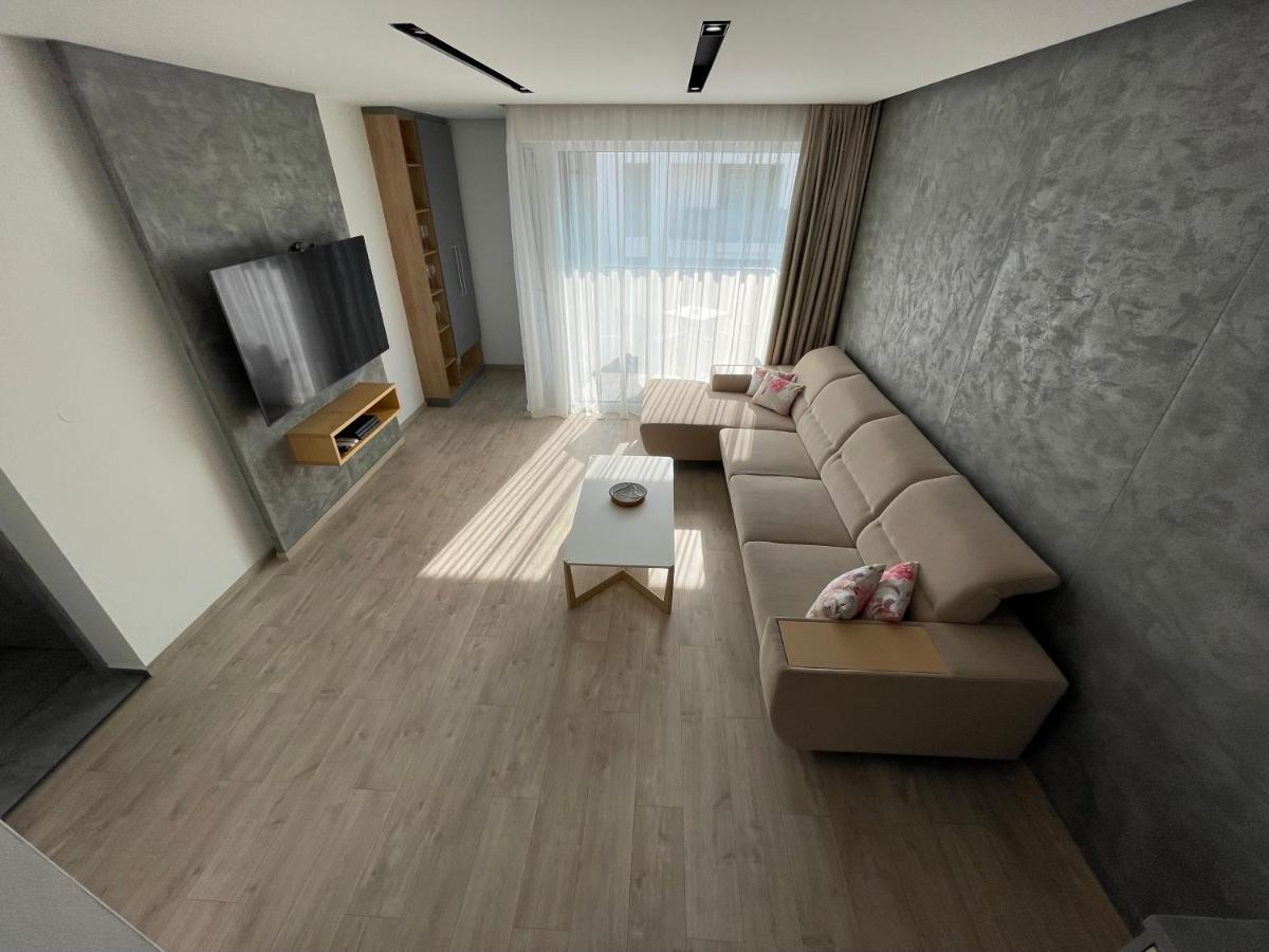 Greenbay Apartment With Free Parking Trenčín Dış mekan fotoğraf