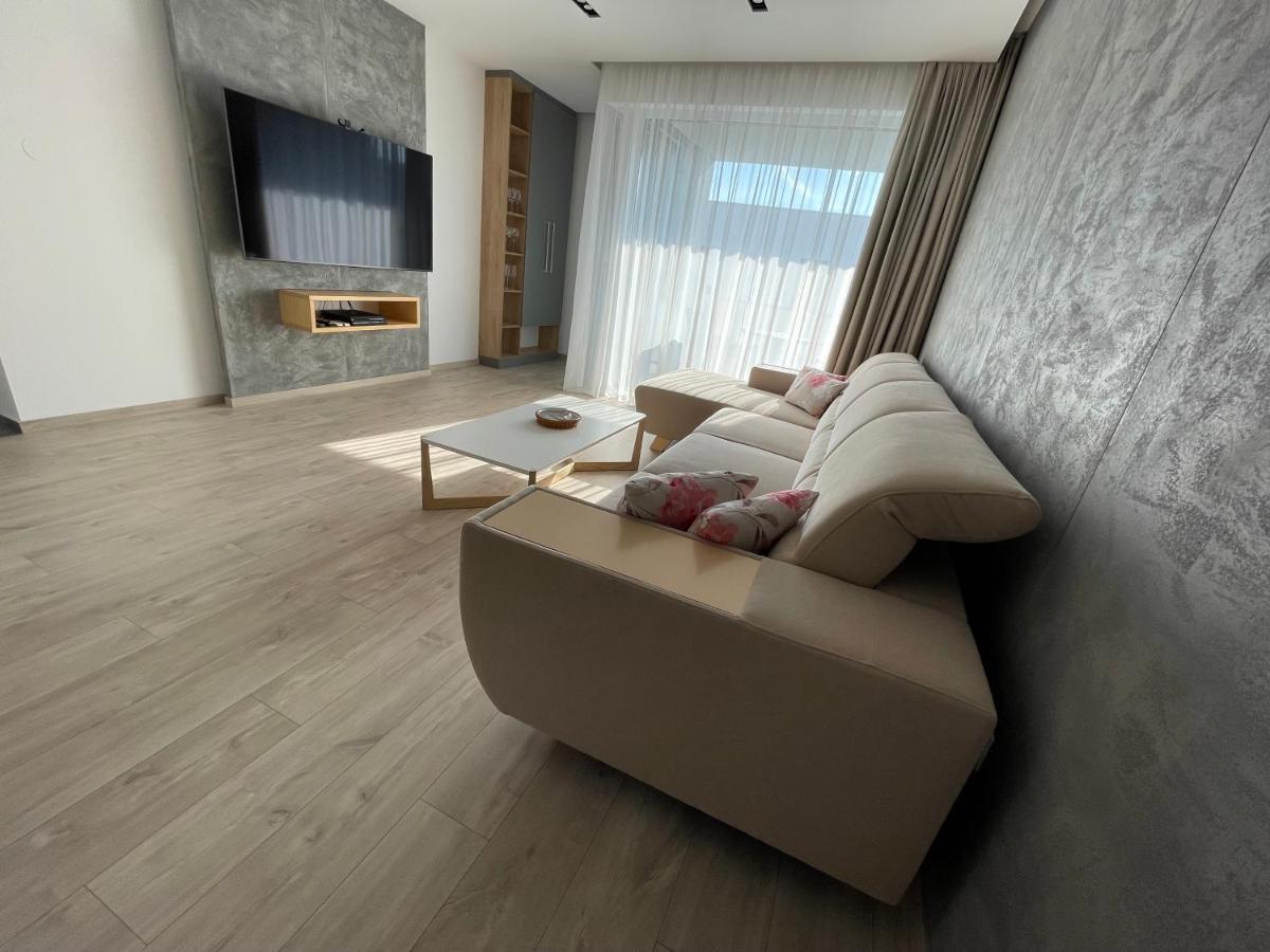Greenbay Apartment With Free Parking Trenčín Dış mekan fotoğraf