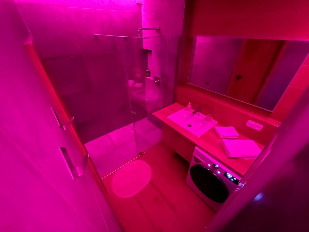 Greenbay Apartment With Free Parking Trenčín Dış mekan fotoğraf