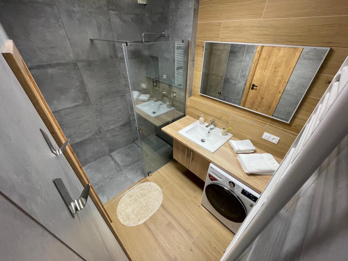 Greenbay Apartment With Free Parking Trenčín Dış mekan fotoğraf