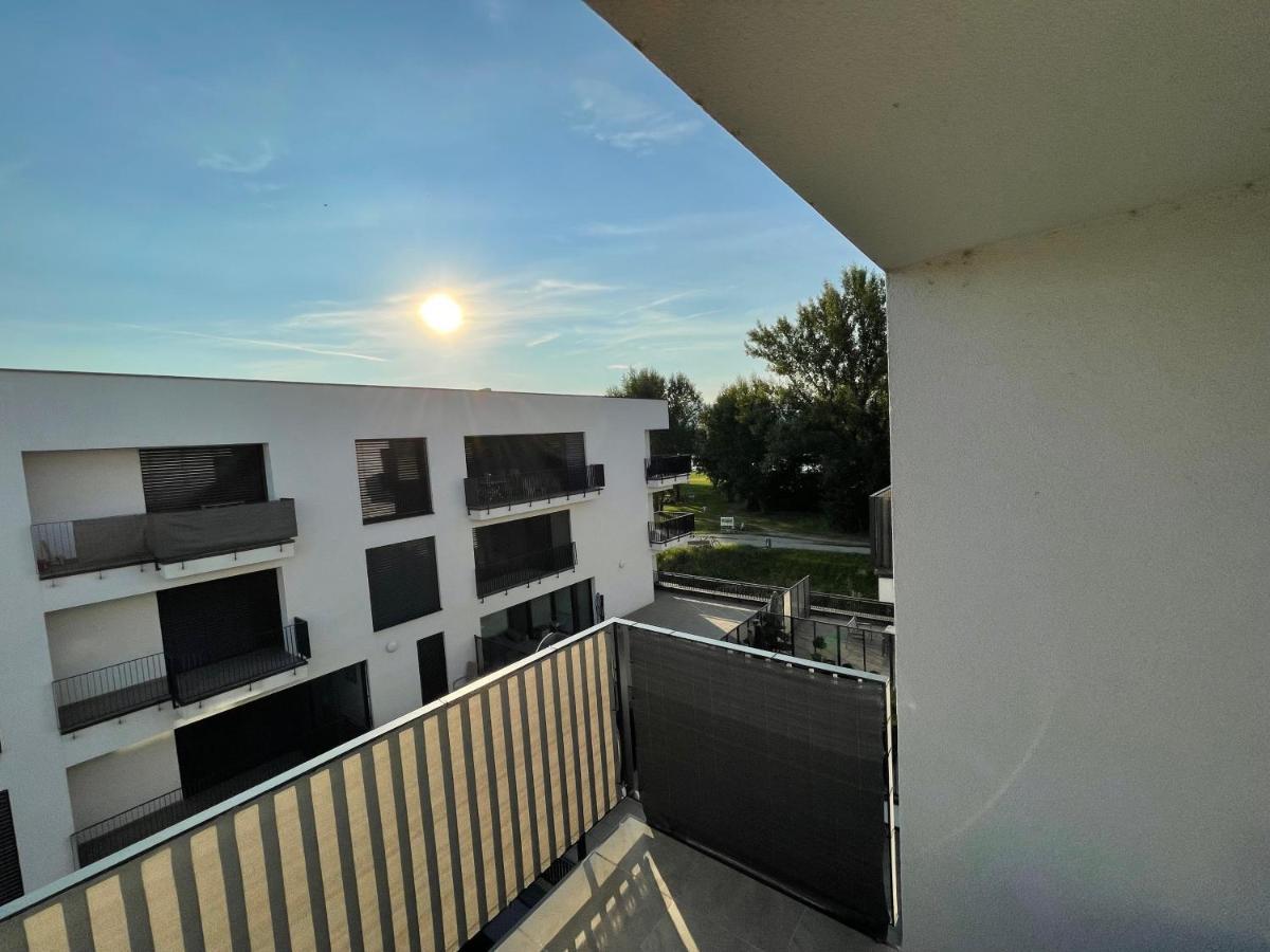 Greenbay Apartment With Free Parking Trenčín Dış mekan fotoğraf