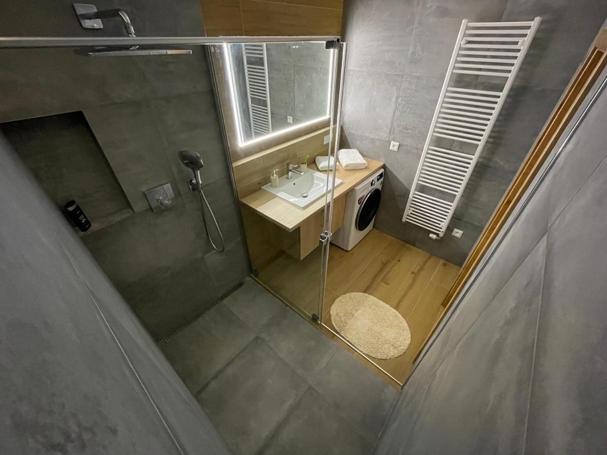 Greenbay Apartment With Free Parking Trenčín Dış mekan fotoğraf