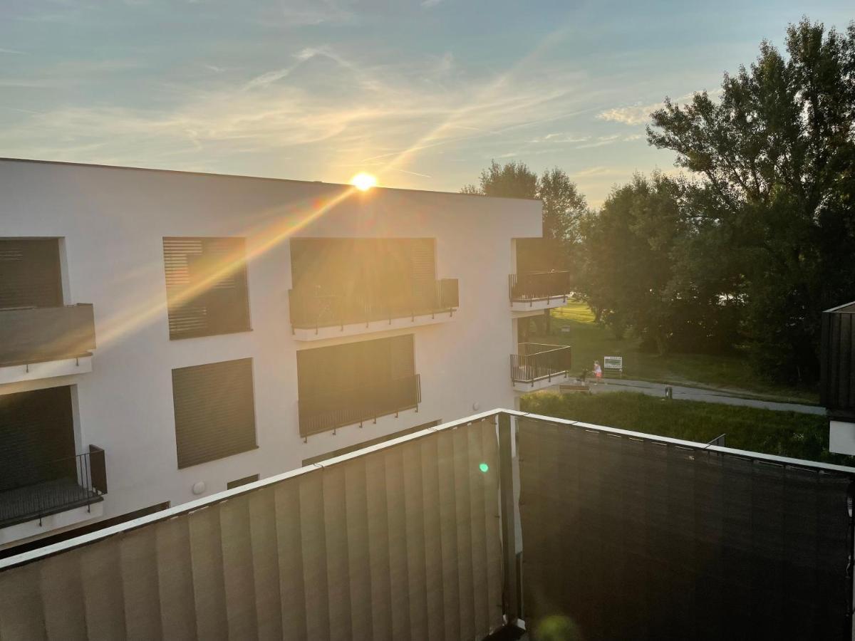 Greenbay Apartment With Free Parking Trenčín Dış mekan fotoğraf